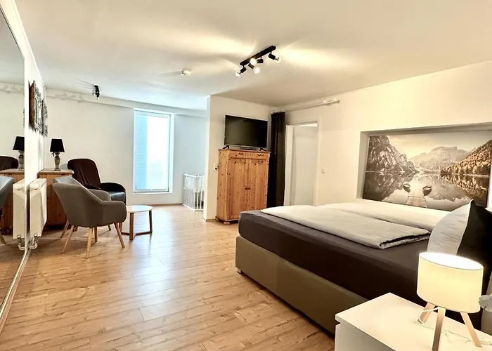 Hill Valley 1 Ochtersum